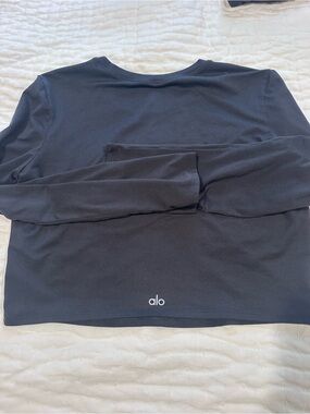 ALO Yoga Black Long-Sleeve Crop Top